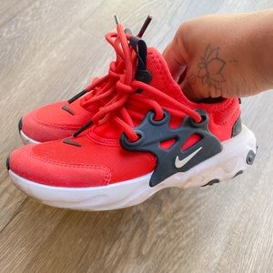 Nike toddler size 12